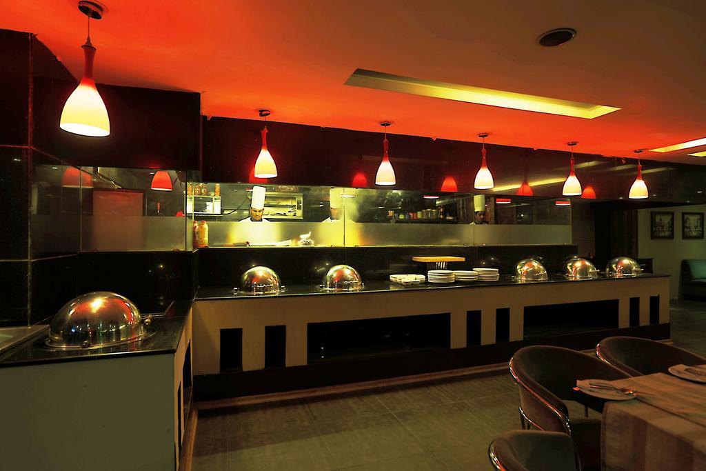 Corporate Regency Hotel New Delhi Exterior photo