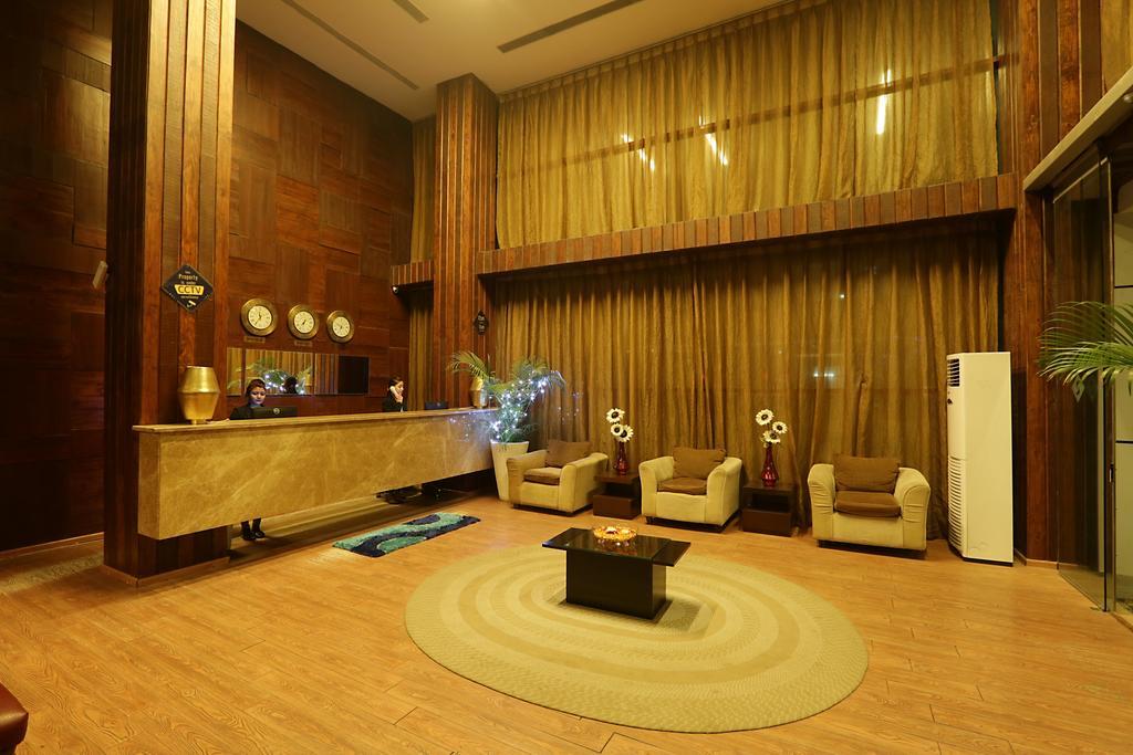 Corporate Regency Hotel New Delhi Exterior photo