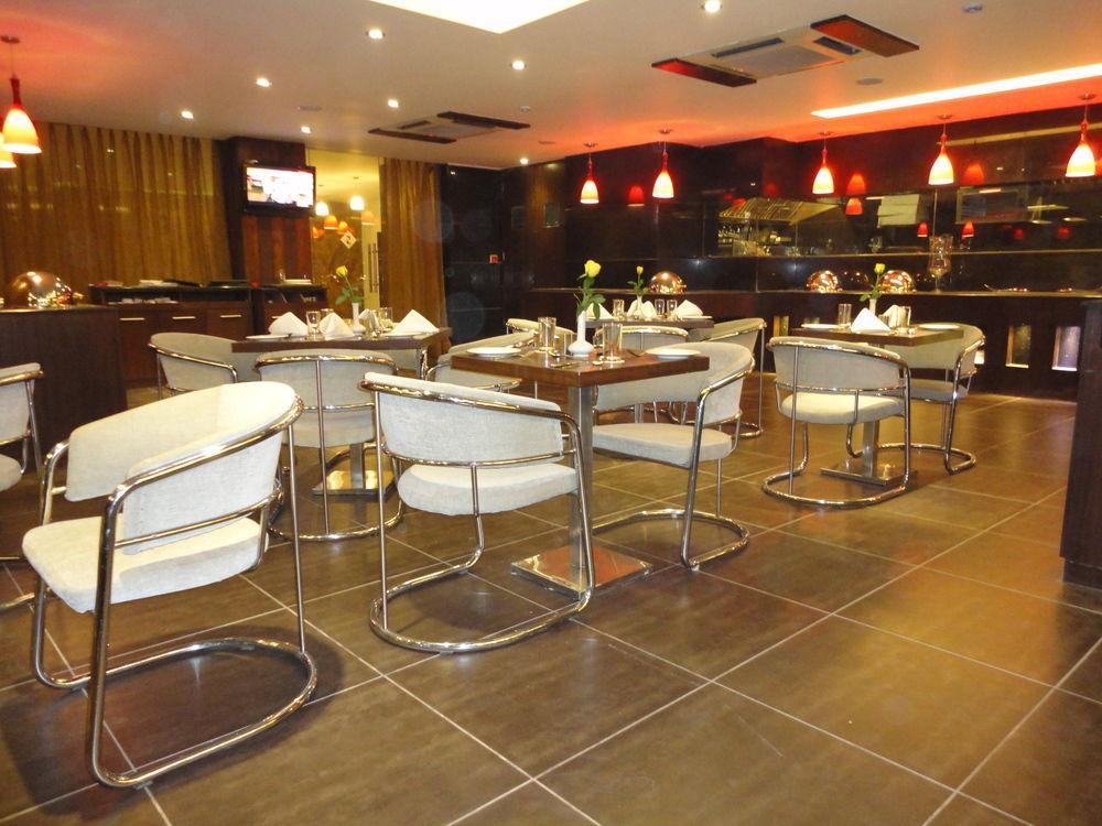 Corporate Regency Hotel New Delhi Exterior photo