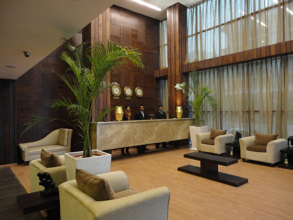 Corporate Regency Hotel New Delhi Exterior photo