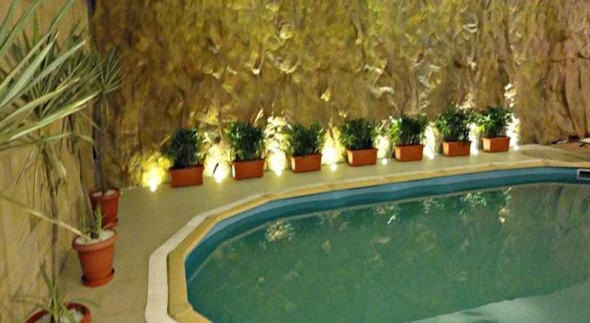 Corporate Regency Hotel New Delhi Exterior photo