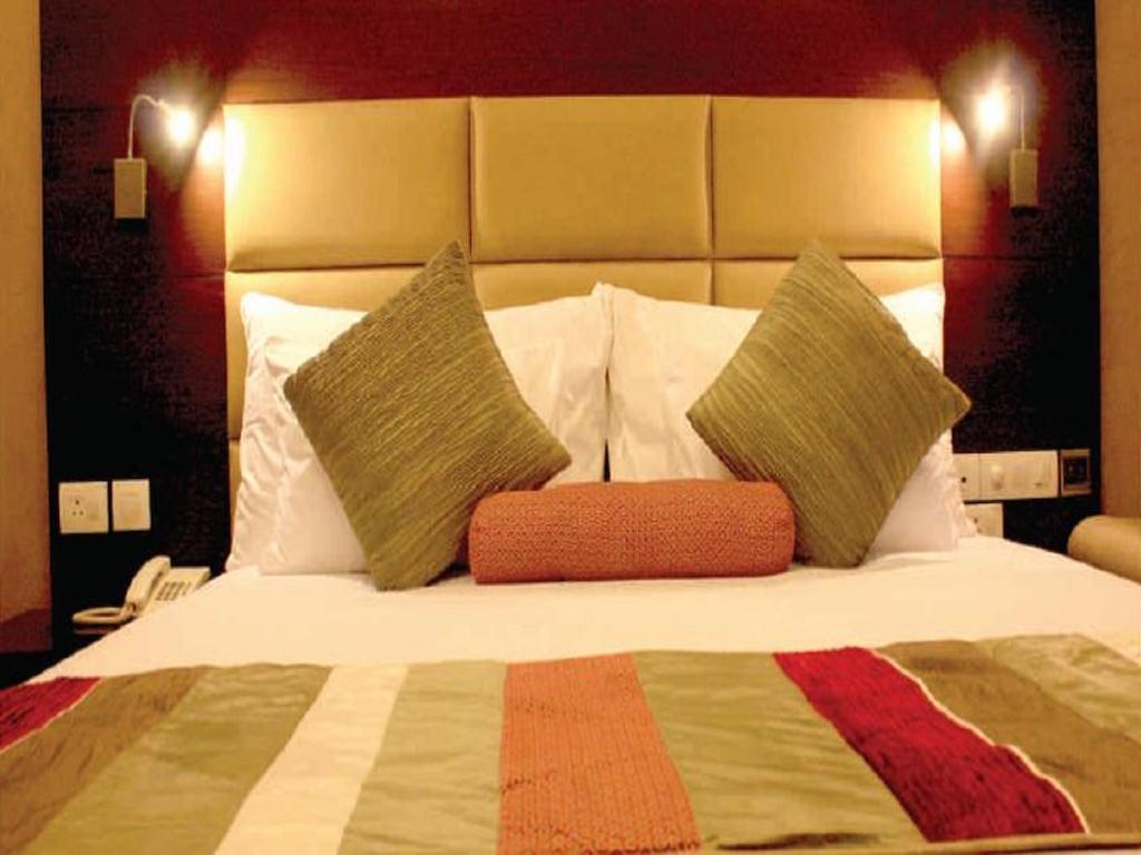 Corporate Regency Hotel New Delhi Room photo