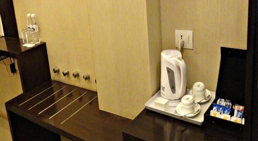 Corporate Regency Hotel New Delhi Room photo