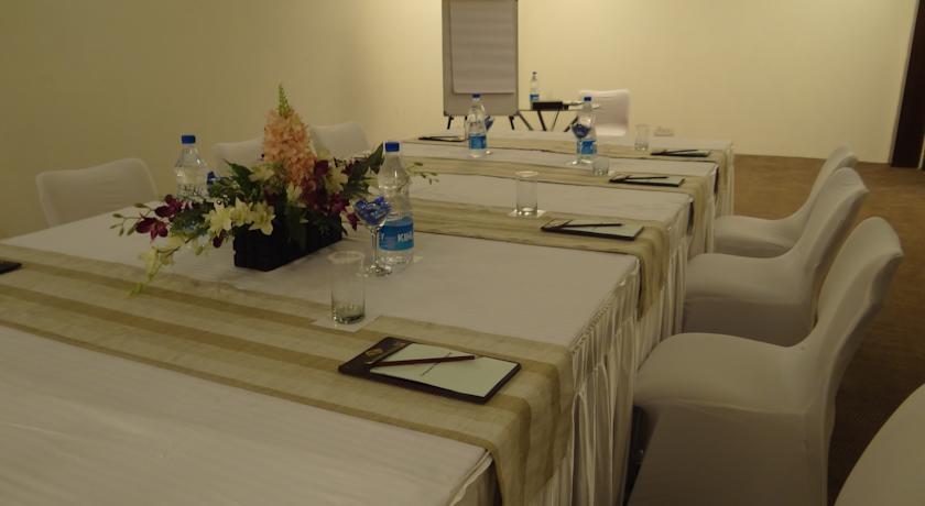 Corporate Regency Hotel New Delhi Exterior photo